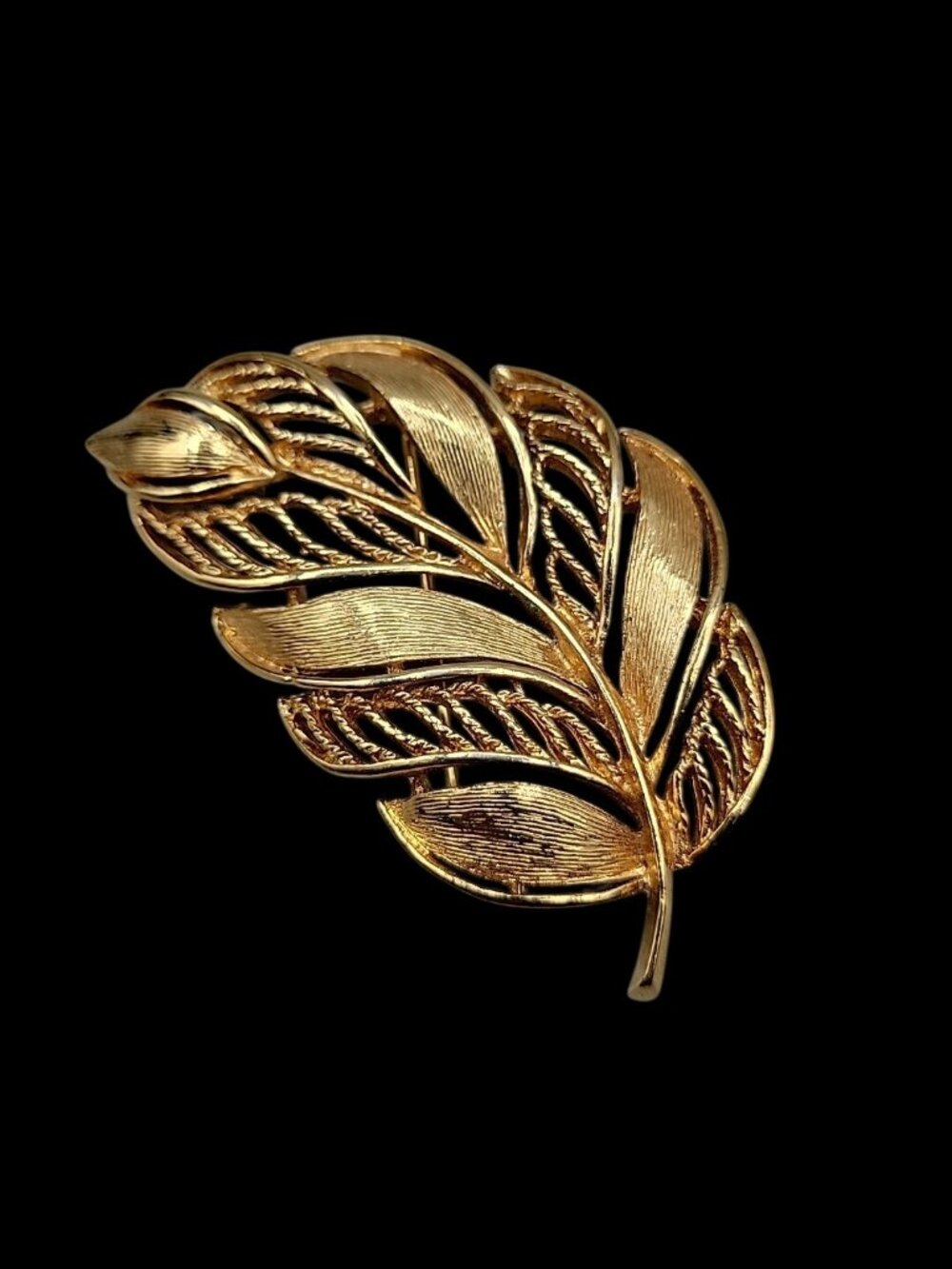 Napier Leaf Brooch Ribbed & Open Metal Work Sections Vintage Gold Tone